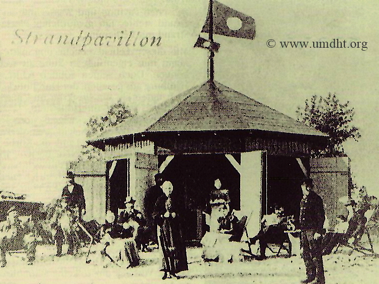 Der Strandpavillon, sp�ter auch Giftbude genannt, um das Jahr 1899, im Vordergrund vorne rechts stehend, der neue Besitzer Heinrich Dietrich Hygenius Vorbeck.