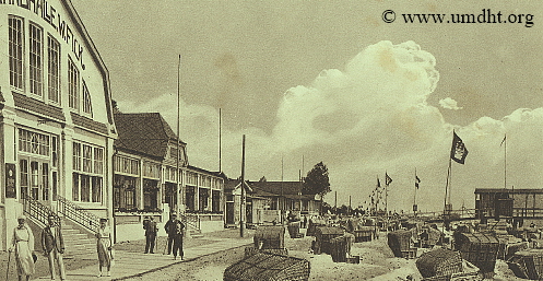 Die Strandhalle . W. Fick in Gr�mitz um das Jahr 1914 mit Brettern als Promenade.  -  F�r eine gr��ere Bilddarstellung klicken Sie bitte auf das Foto.