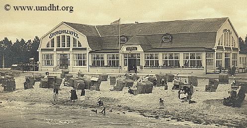 Die Strandhalle . W . Fick in Gr�mitz um das Jahr 1915 mit neuer Promenade und kleiner Einz�unung.  -  F�r eine gr��ere Bilddarstellung klicken Sie bitte auf das Foto.