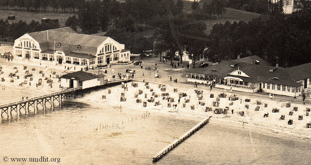 Teilausschnitt einer Luftaufnahme um das Jahr 1915 mit der Strandhalle . W . Fick und der Strandquelle.  -  F�r eine gr��ere Bilddarstellung klicken Sie bitte auf das Foto.